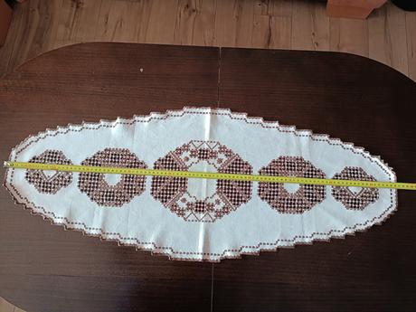 Vyšivaný obrus,