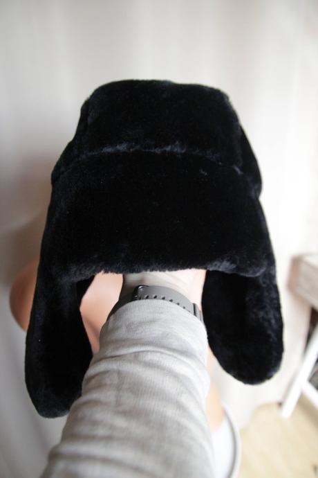 Čierna zateplená ušianka uni,