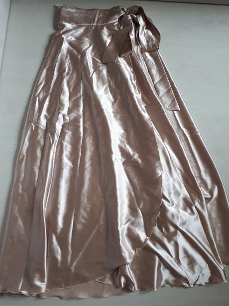 Satenova sukna sharon, 38