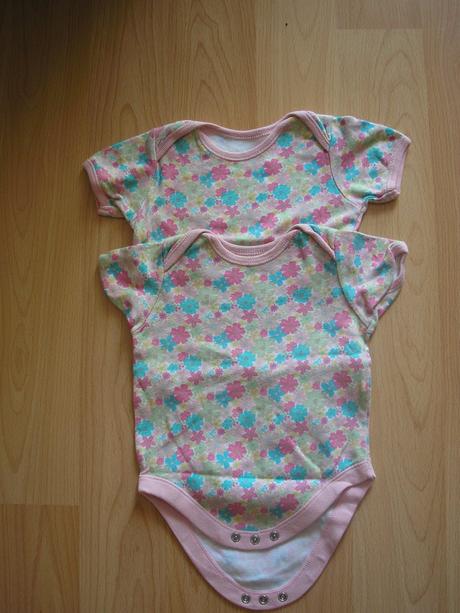 Kvietkave body f&f 6-9mes , 74