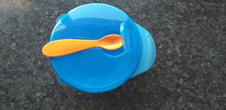 Plastová miska na krmenie, 