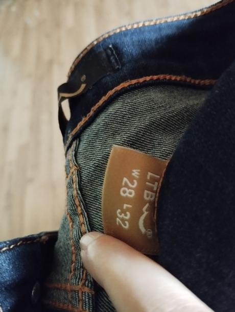 Dámske nohavice, 32