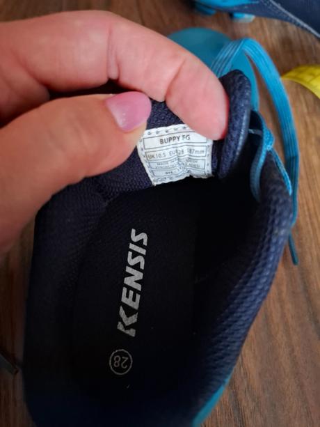 Predám kopačky, 28