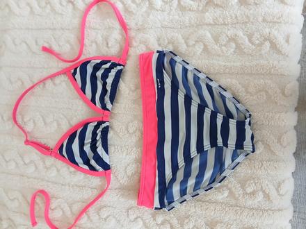 Predám plavky, 158
