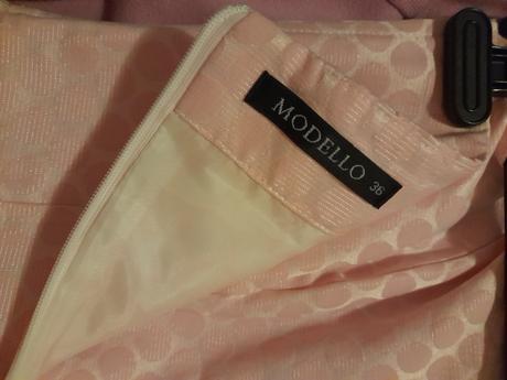 Koktejlové šaty svetloružové, 36