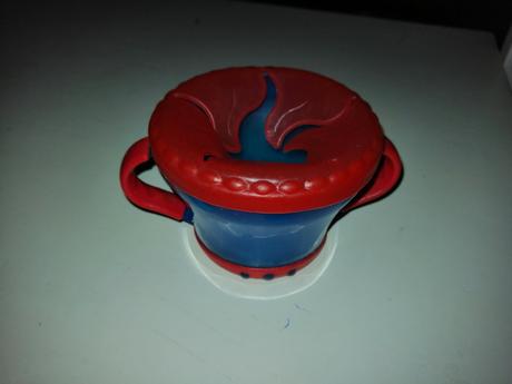 Nesypuci sa pohár s mäkkým krytom nuby, 