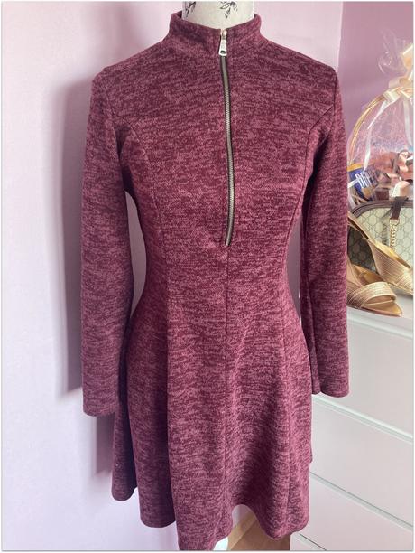 Upletové teplejšie mini šaty so zipsom, l