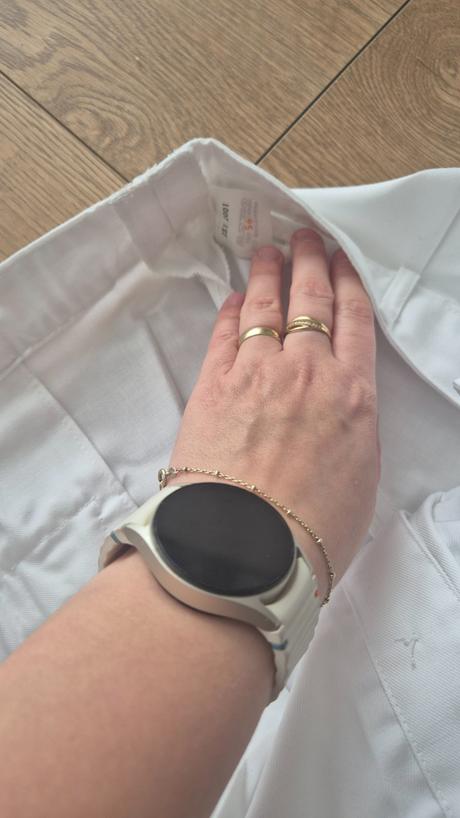 Lekárske nohavice, 54