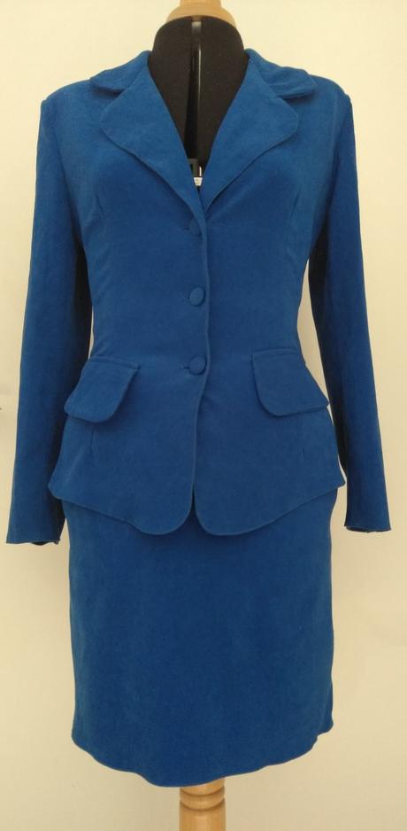 Dámsky kostým, 42