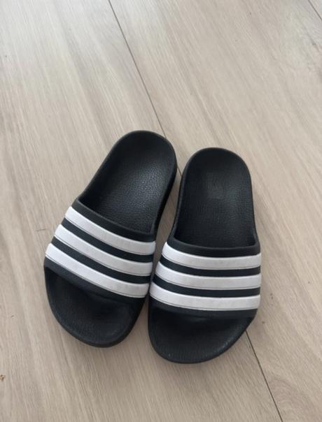 Šlapky adidas, adidas,28