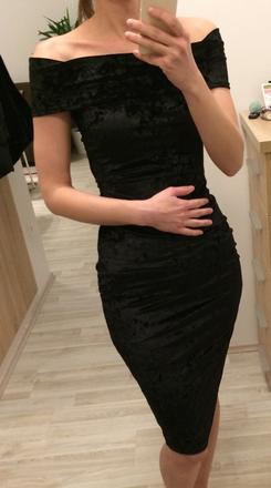 Čierne zamatové šaty boohoo, 38