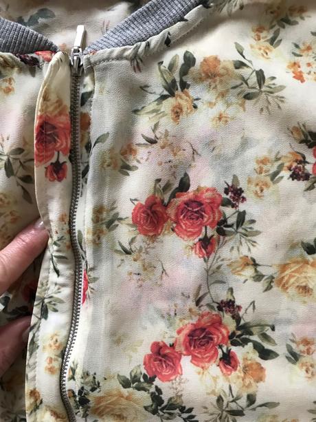 Ľahká šifónova bomberka, s