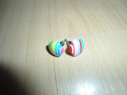 Male farebne nausnice,