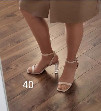 Sandalky, 40