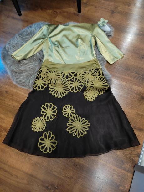 Sukňa s blúzkou, 42