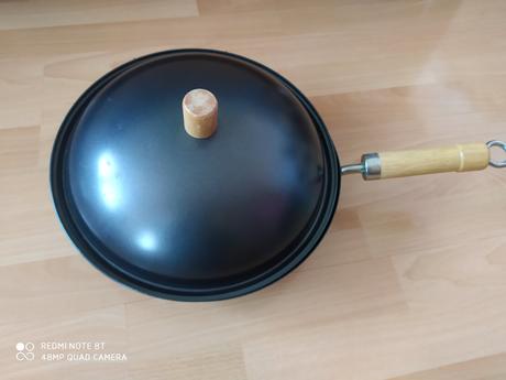 Wok panvica, 