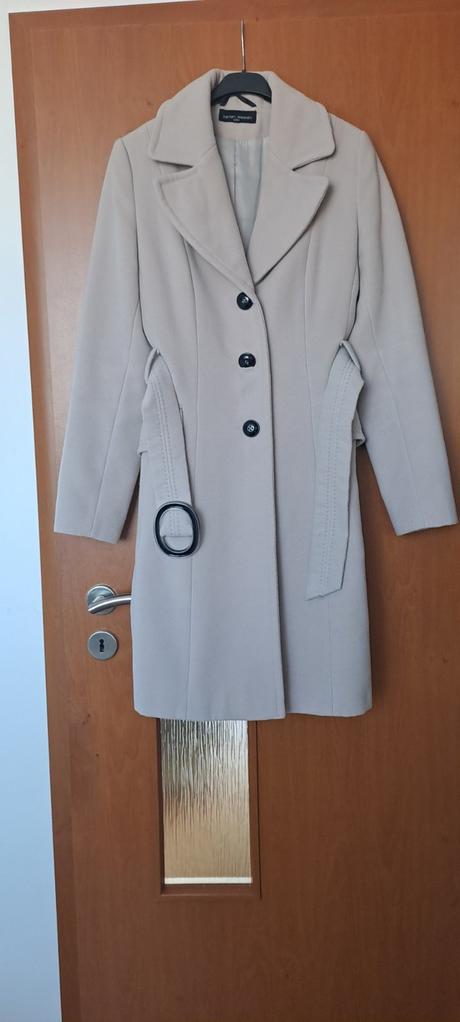 Kabát 36, <50