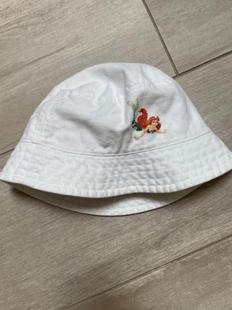 Biely klobúčik, disney,98