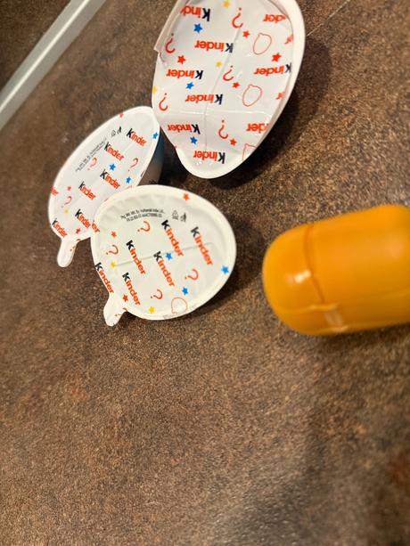 Nerozbalené kinder 4 kusy,