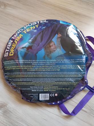 Krásny stan nad postel, 