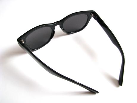 Čierne slnečné okuliare s puzdrom, 