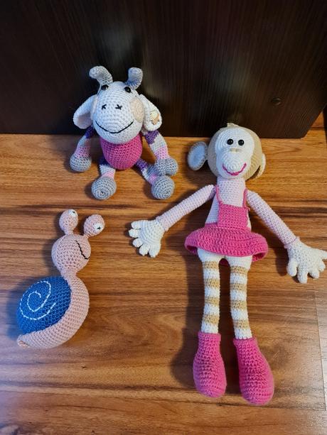 Krásne háčkované hračky, v super stave,