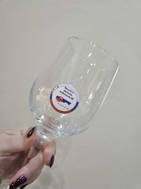 Vínový pohár, pre darcu krvi, 