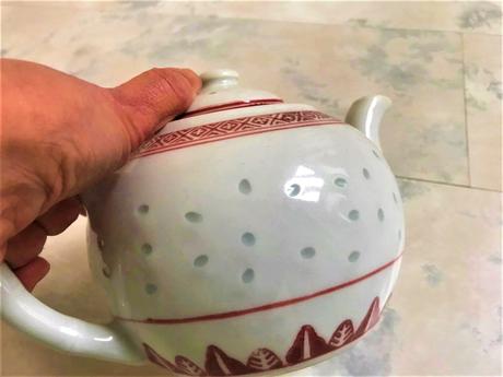 Porcelánová vianočná konvica na čaj, 