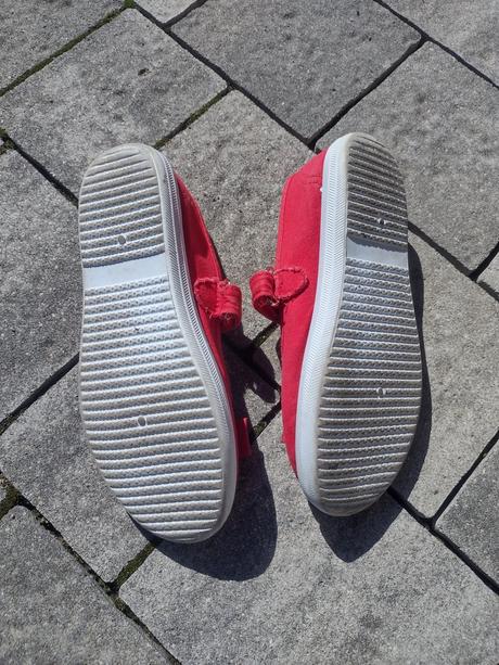 Červené plátenky, 33