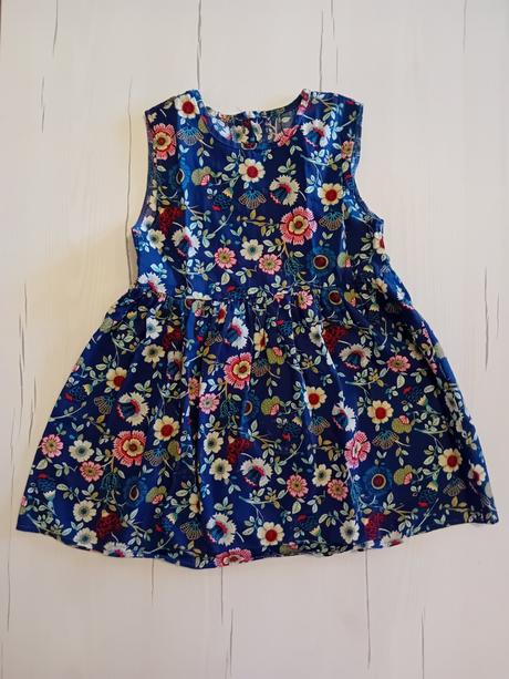 Kvietkovane šaty 104/110, 104