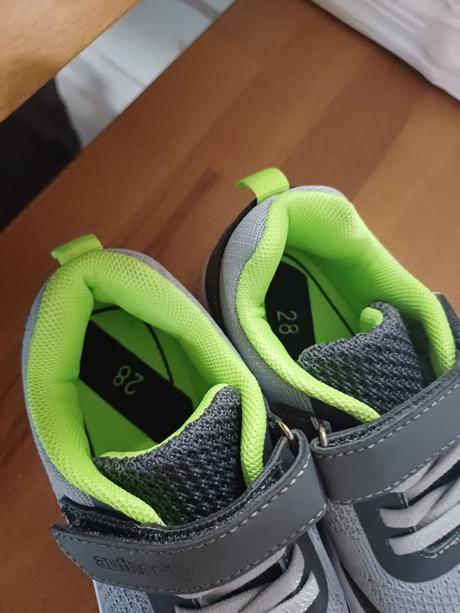 Nové botasky, authority,28