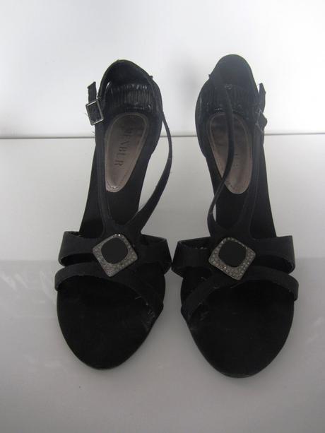 Spolocenske saty s vleckou, 36