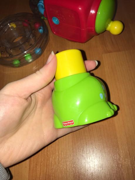 Hračky pre bábo - hrkálky, kocka, žabka,