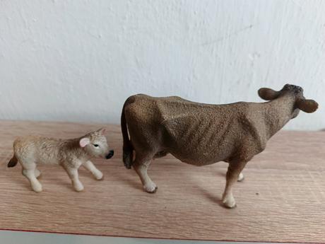 Schleich krava a teliatko,