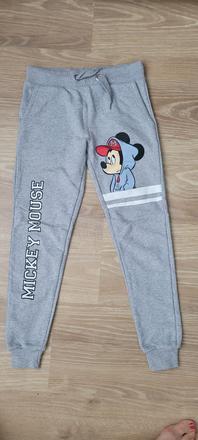 Teplaky s mickey, 134