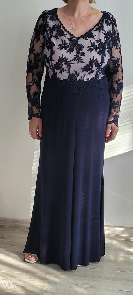 Spoločenské šaty, 42