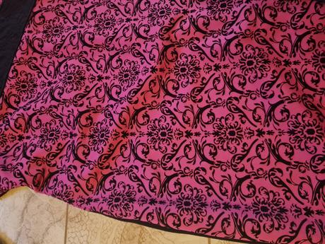 Šaty s čipkovanymi rukávmi, l