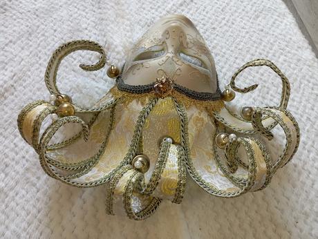 Benátska maska so zvončekmi, 