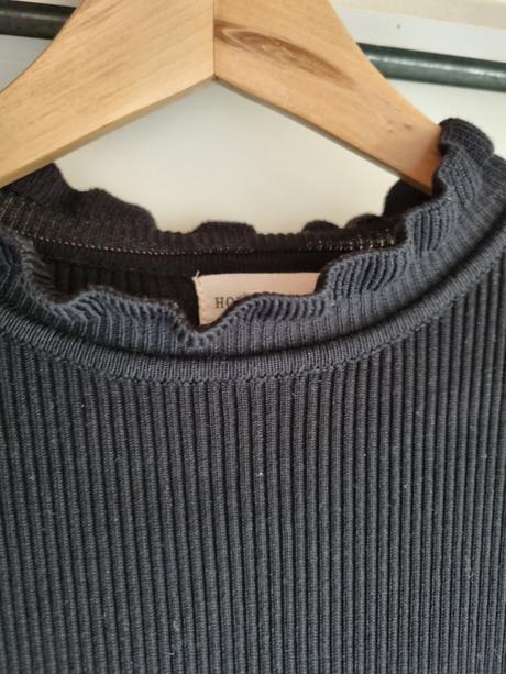 Cierne upletove saty, lindex,l