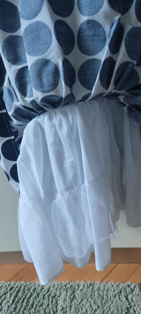 Šaty bodkované, 110