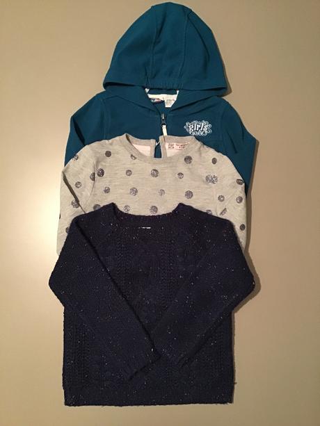 Mikiny a svetrik, 104–116