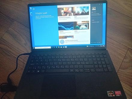 Notebook dell s príslušenstvom, dell