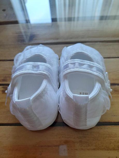 Saténové capačky (3-6m) nové, 19