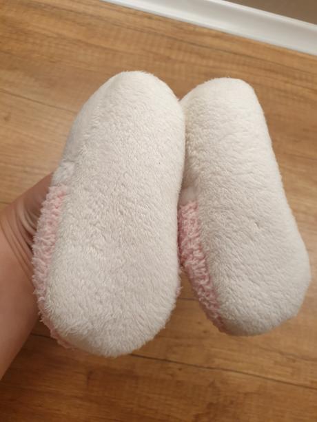 Plyšové papučky, 18