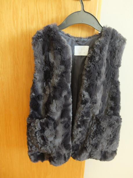 Kožušinová vesta zara 140, zara,140