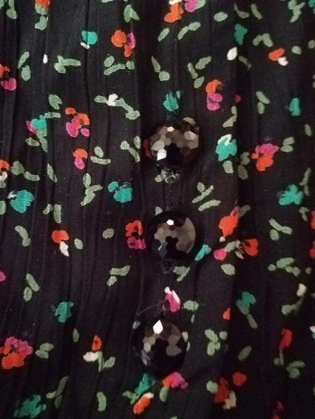 Šaty s potlačou, 38