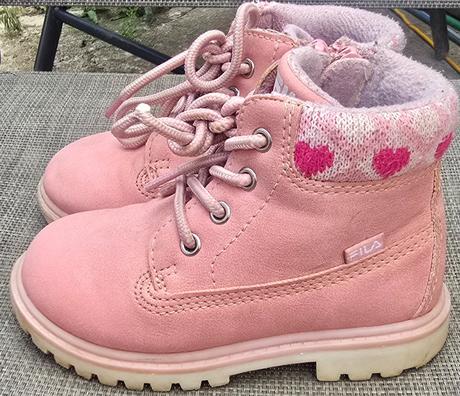 Poltopánky, fila,23