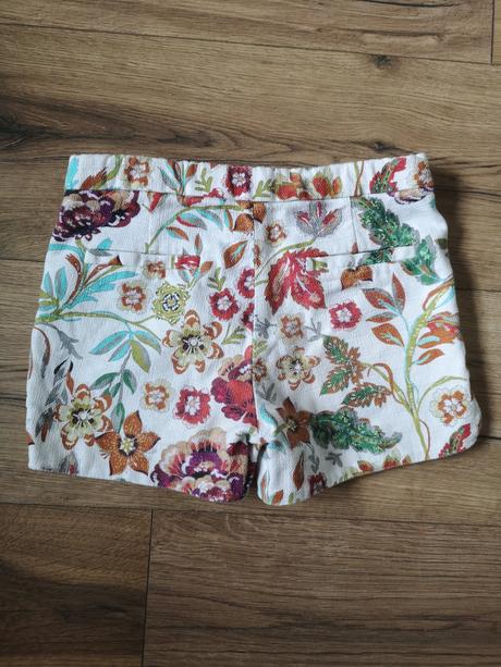 Šortky, zara,128