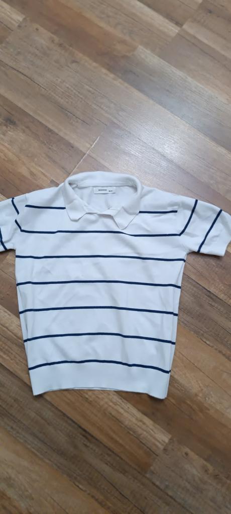 Tričkà, reserved,128