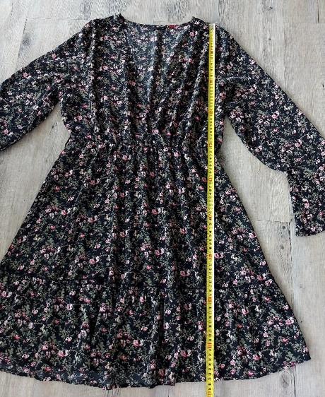 Tenké kvetinové šaty, 44